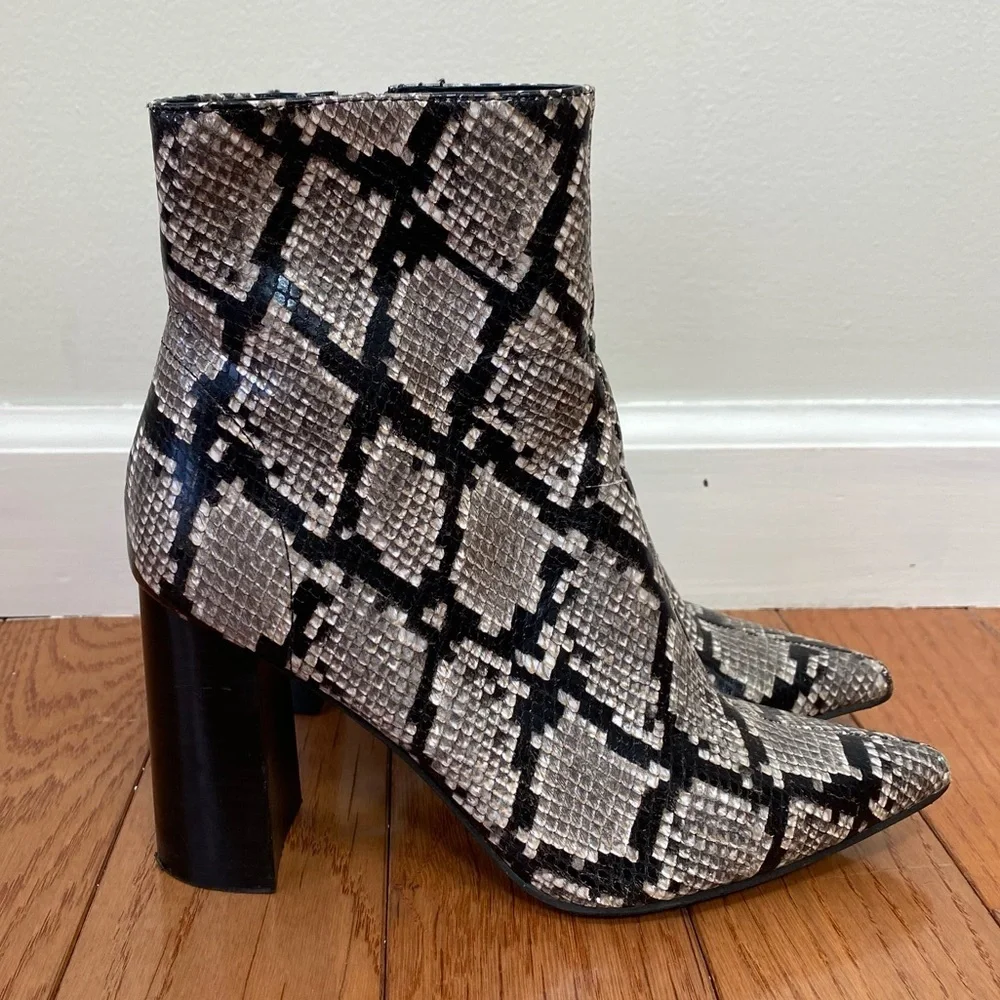 Jeffrey Campbell Raven bootie,‎ snake print size 6.5
